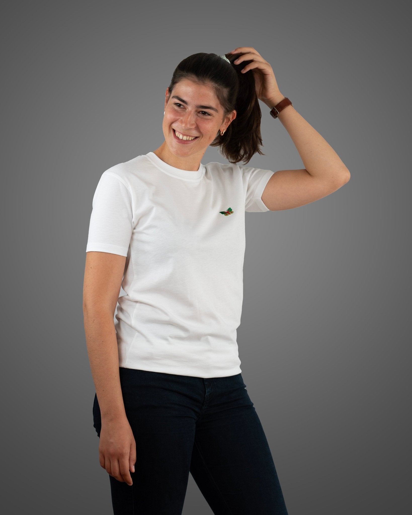 Minimalist T-shirt, White, Women - NaturalGlobe.org